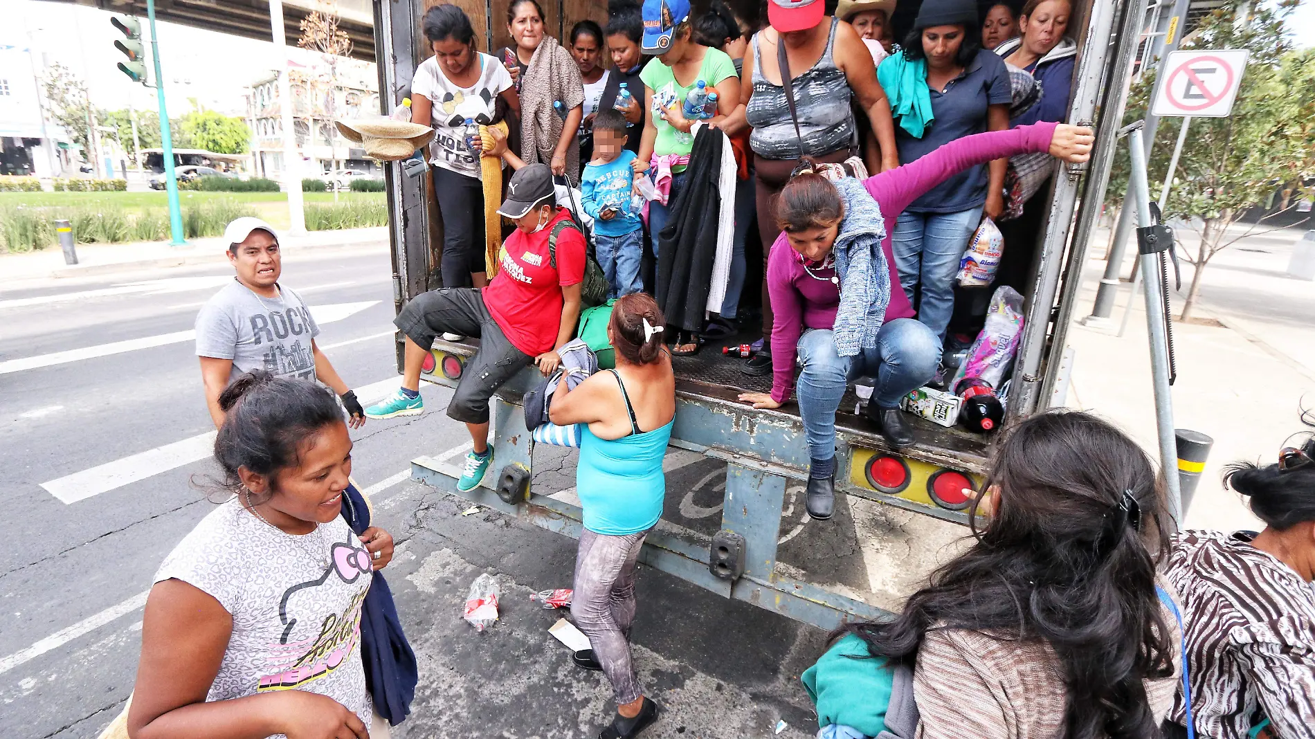 MIGRANTES-CARAVANAS-MUJERES-roberto hernandez (3)